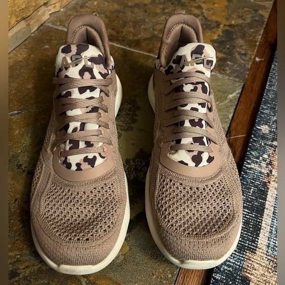 APL | Techloom Tracer Women’s Animal Print Sz 9 - Picture 2 of 7